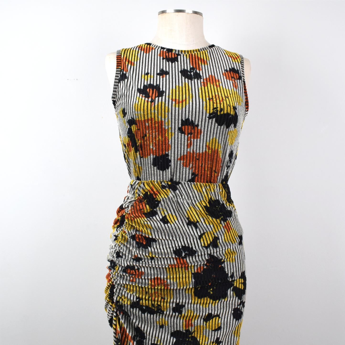 Falda Velvet Plateada con Flores