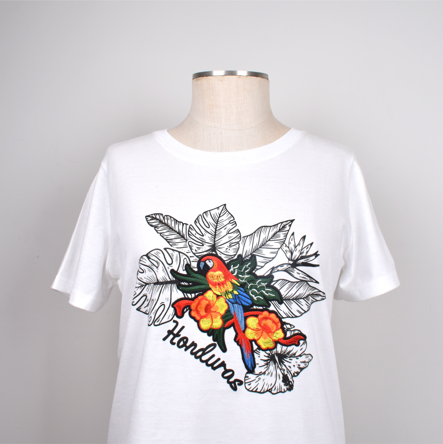 Guacamaya Tropical Bordada Honduras Camiseta Mujer