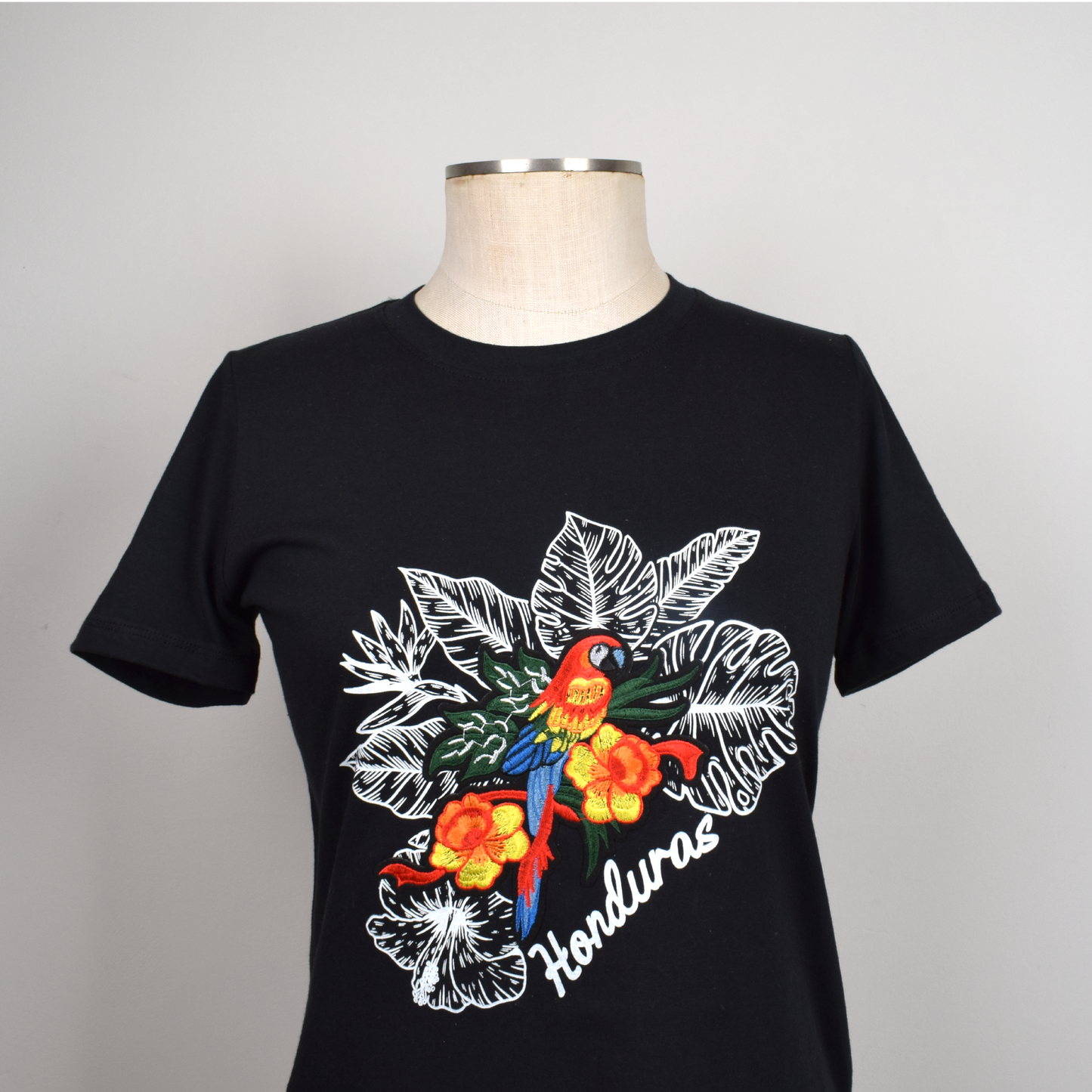 Guacamaya Tropical Bordada Honduras Camiseta Mujer