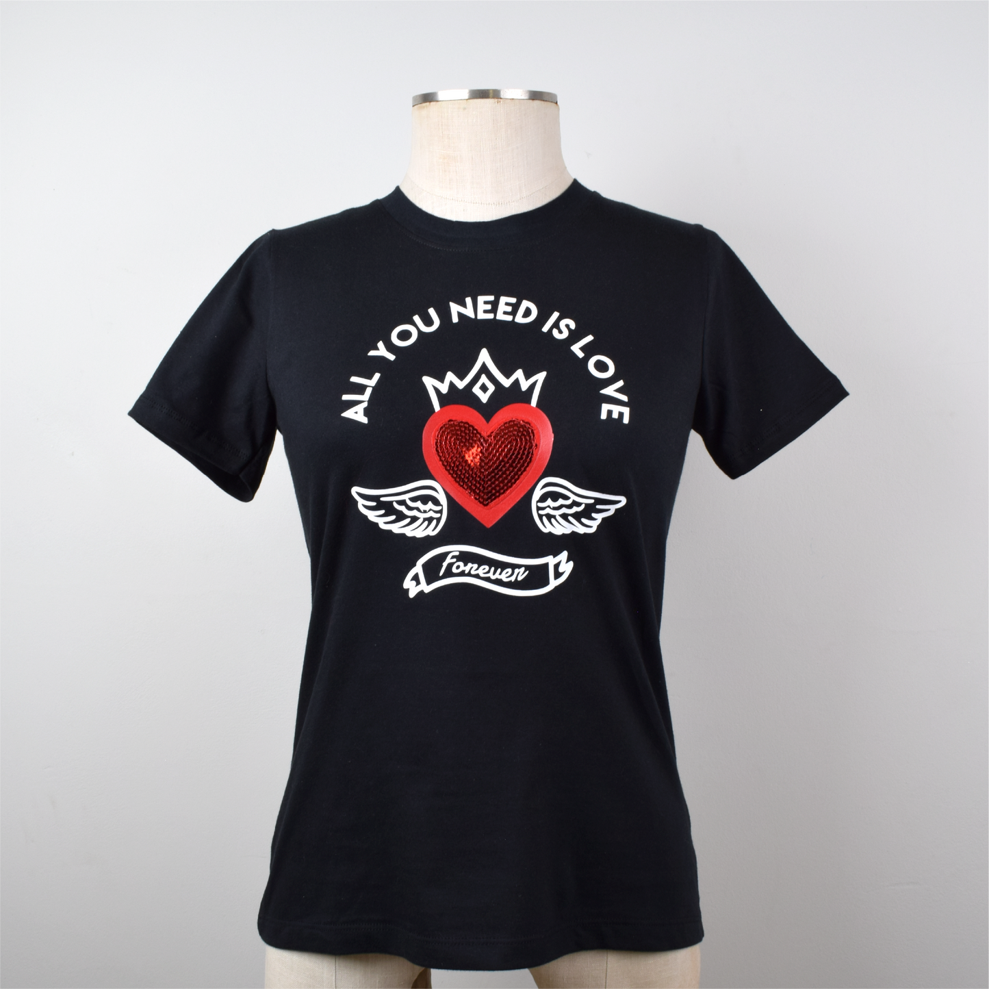 All you need is love camiseta corazón lentejuelas