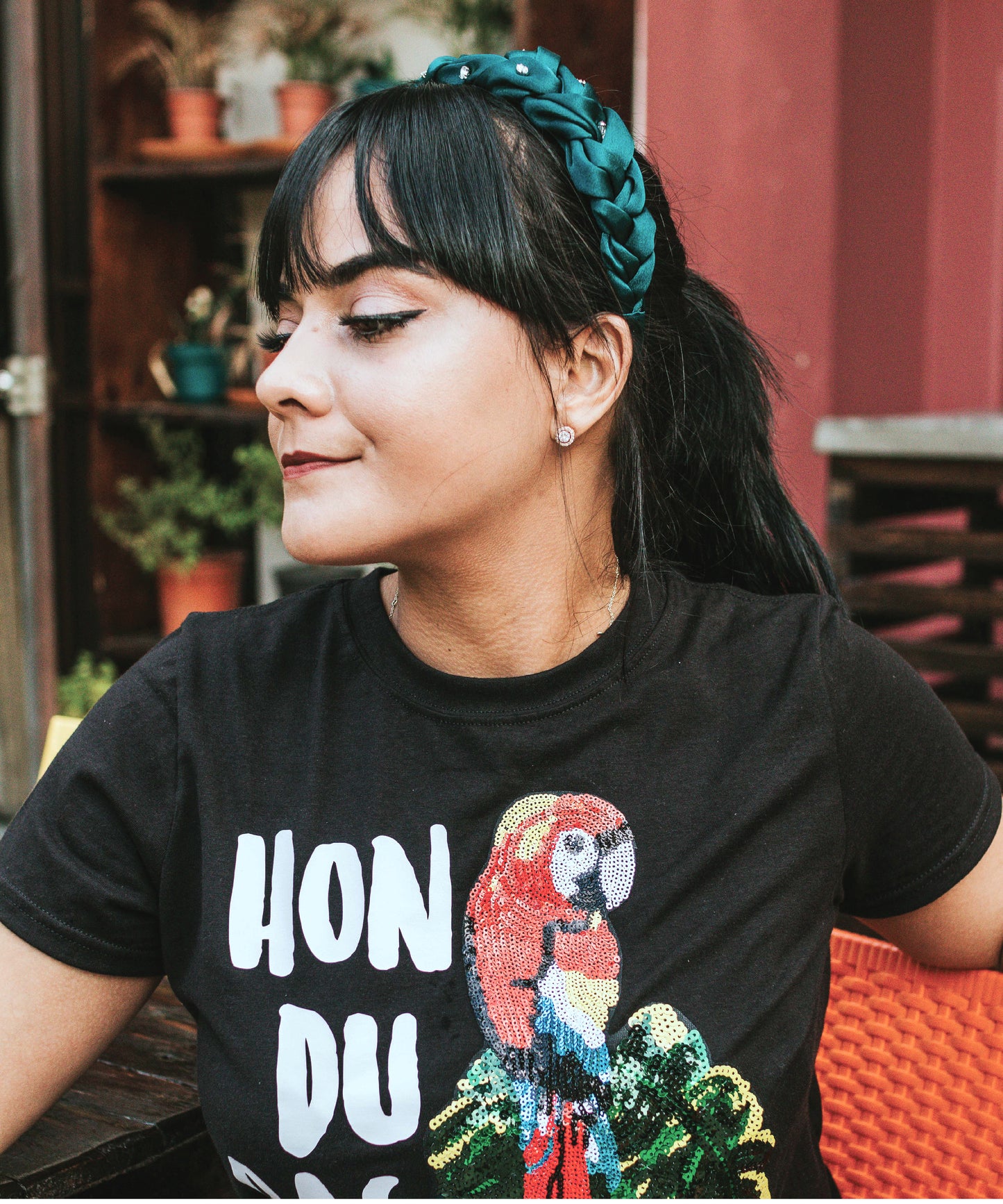 Pródiga Tierra Guacamaya Lentejuelas Camiseta Mujer