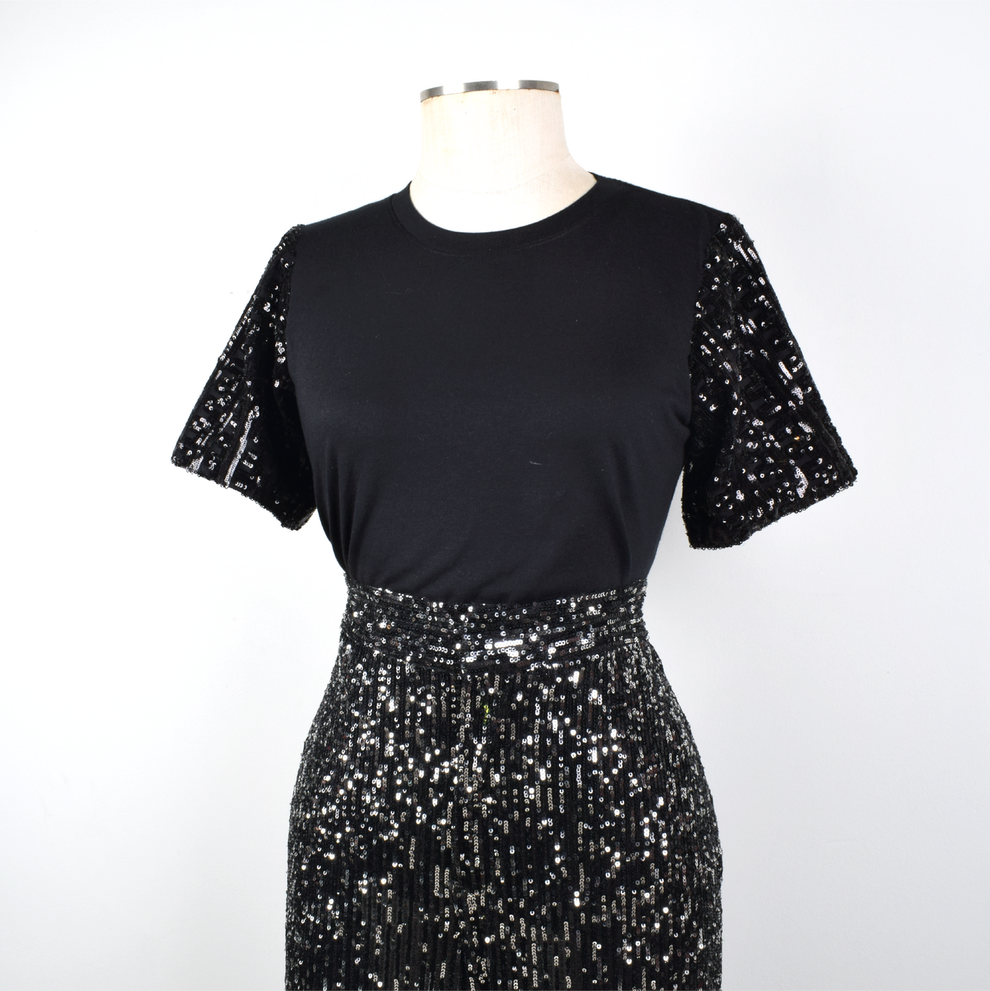 Camiseta Mangas Lentejuelas Negras