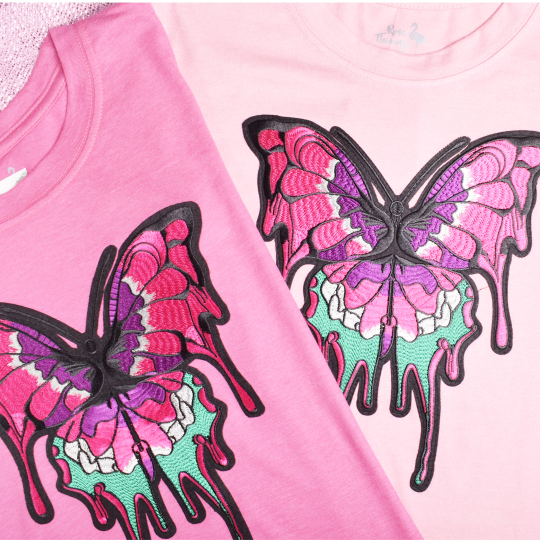 Mariposa Bordada Mangas Rosadas Brillantes T-Shirt