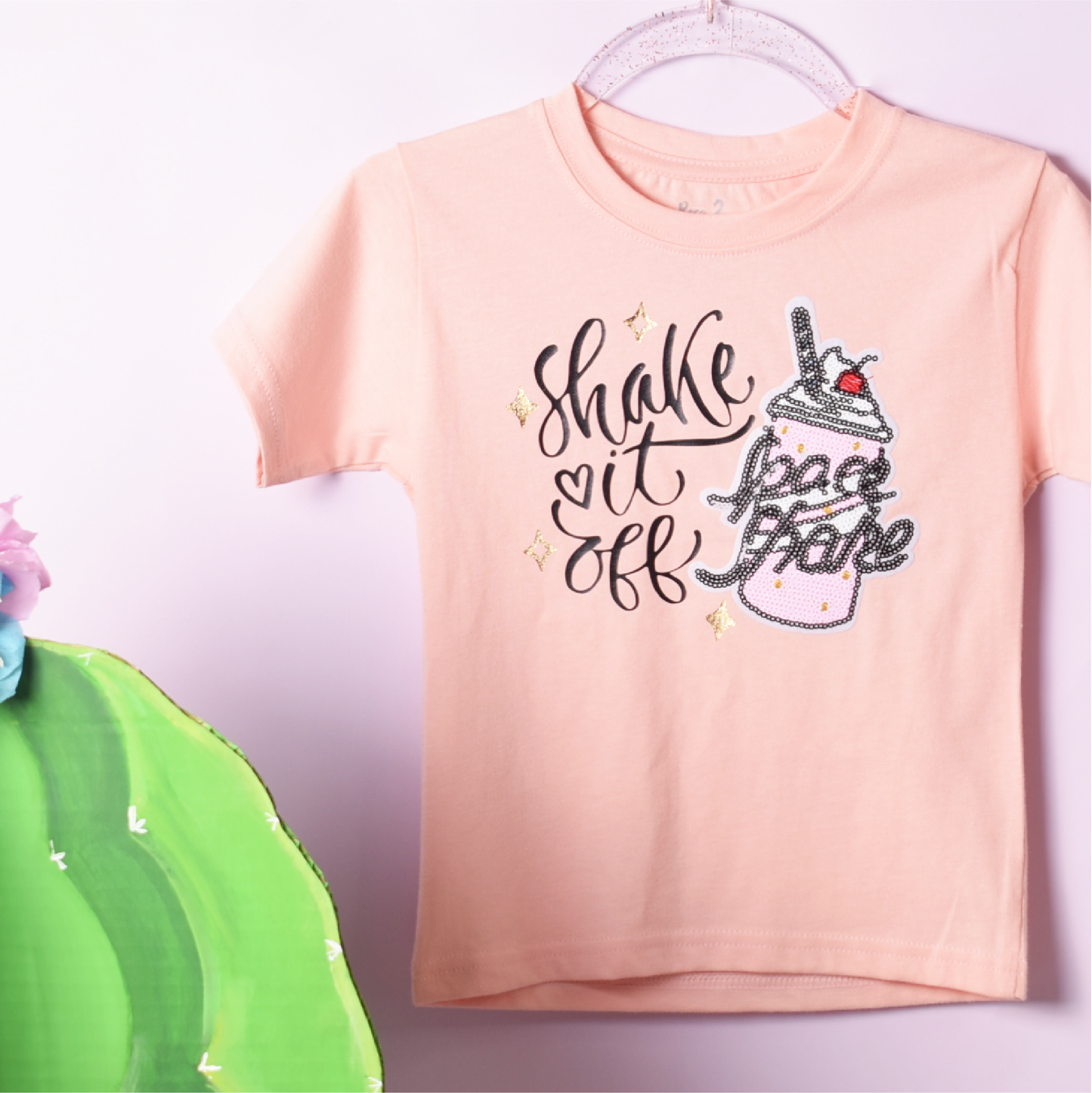 Shake it Off T−Shirt