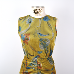 Top Velvet Dorada con Flores