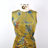 Top Velvet Dorada con Flores
