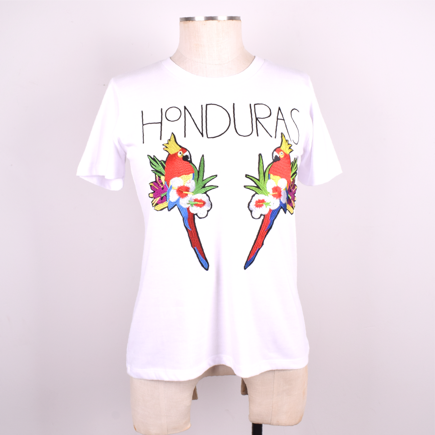 Guacamayas Bordadas Honduras Camiseta Mujer